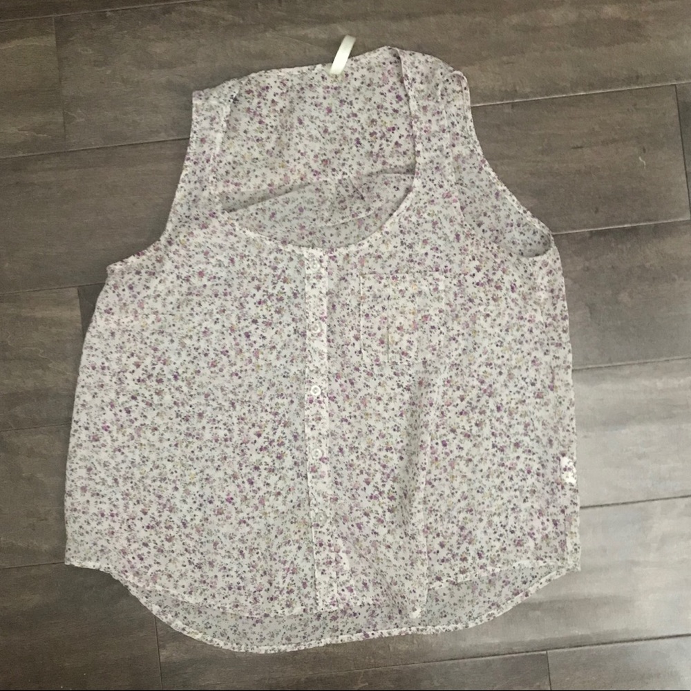 Button Down Floral Top 💐